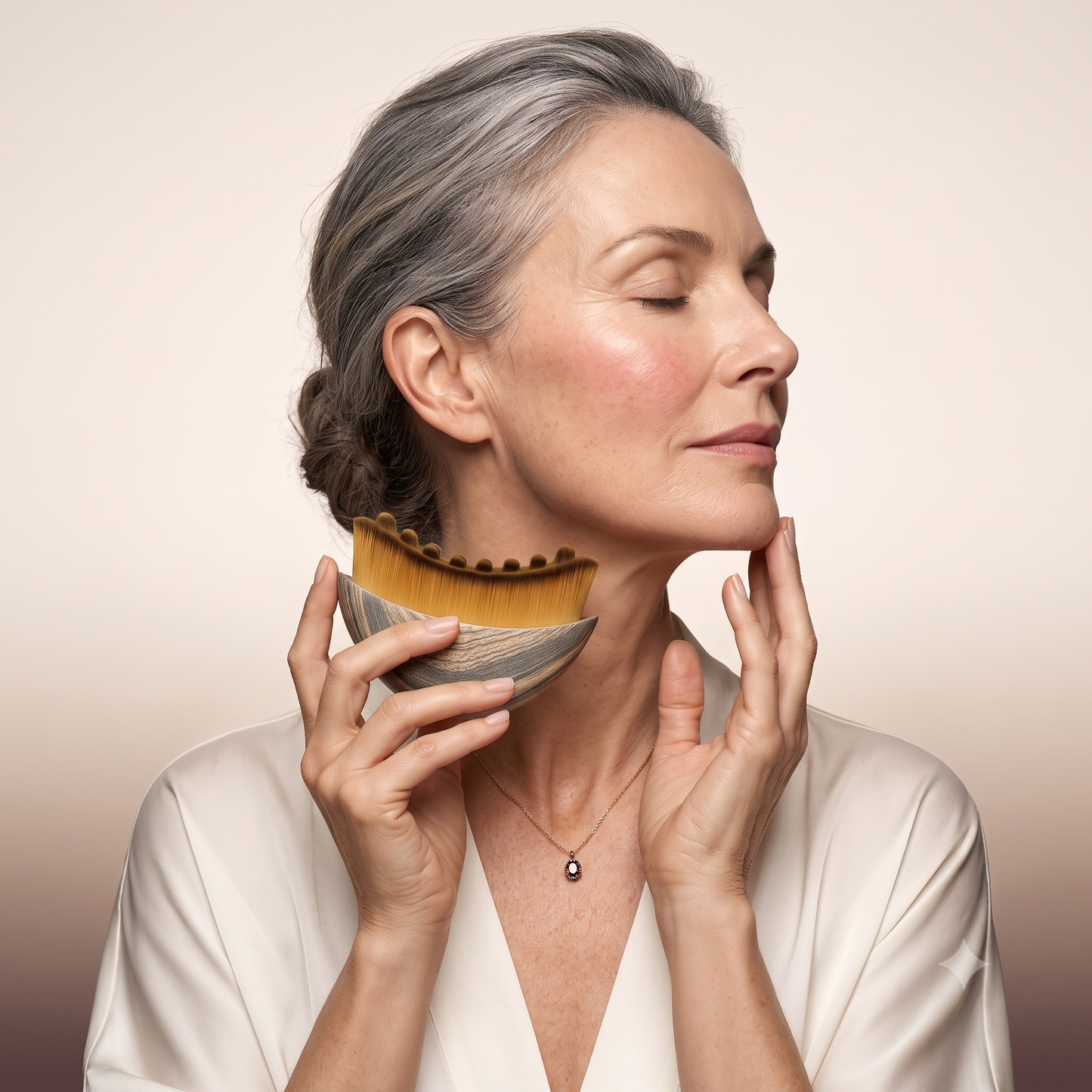 Sioré Anti-Aging Face Brush | Het 50+ Geheim Voor Een Strakke Kaaklijn